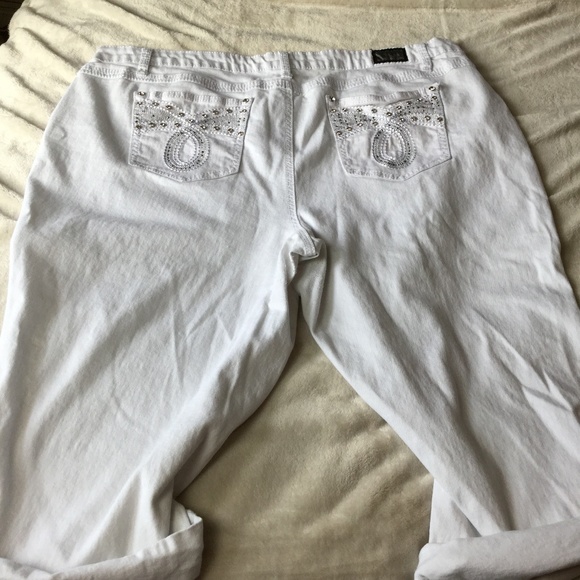 Earl Jeans Denim - Earl Jeans White Crop with Rhinestones